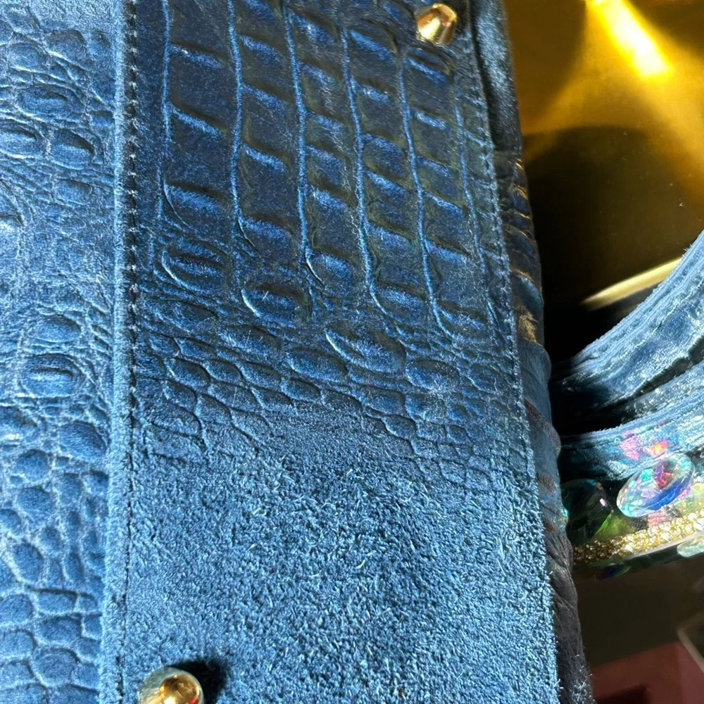 Borse in Pelle Blue Croc-Embossed Suede & Leather Bag Approx. 12” x 10” x 4” NWT - Picture 10 of 15